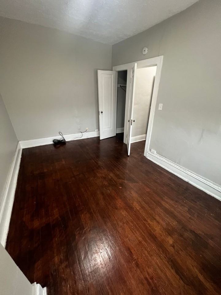 2814 Hampshire Road - Photo 6 of 27