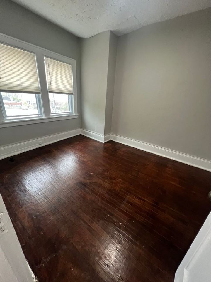 2814 Hampshire Road - Photo 7 of 27