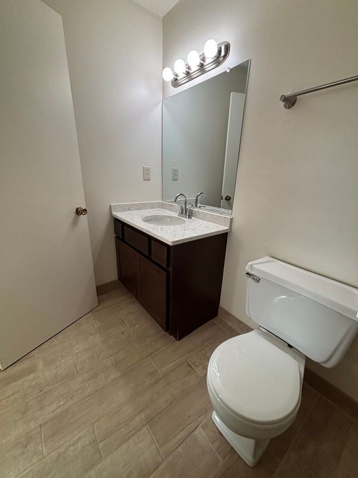 112 Falls Rd - Photo 3 of 20