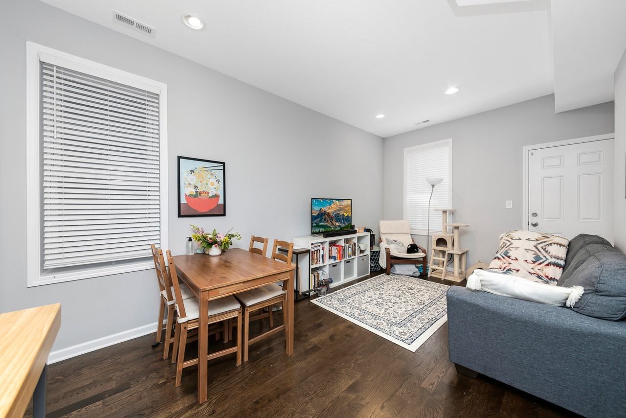 1603 S Wood St #1R - Photo 7 of 9