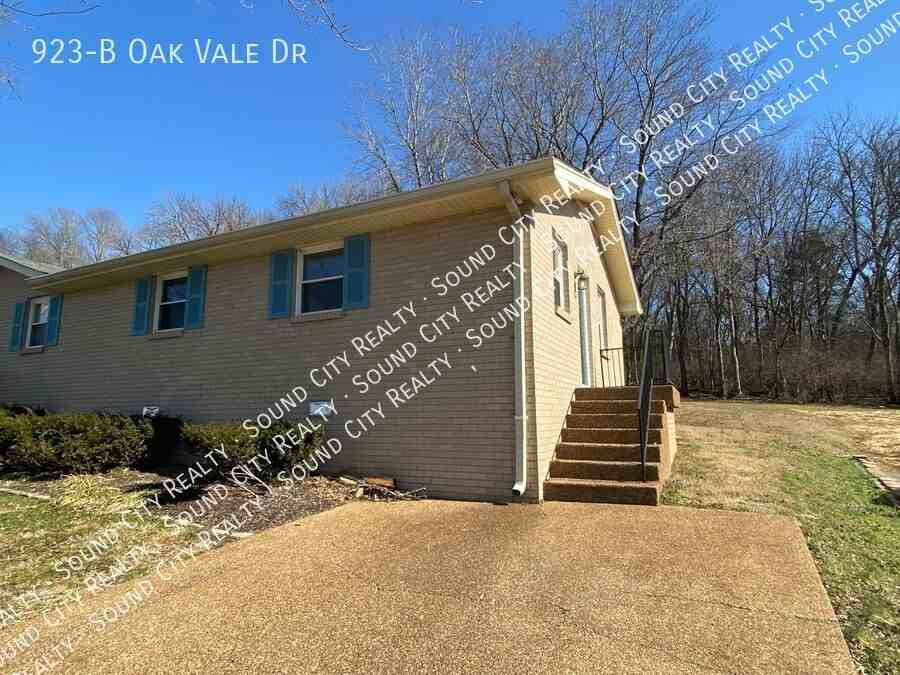 923B Oak Vale - Photo 2 of 12