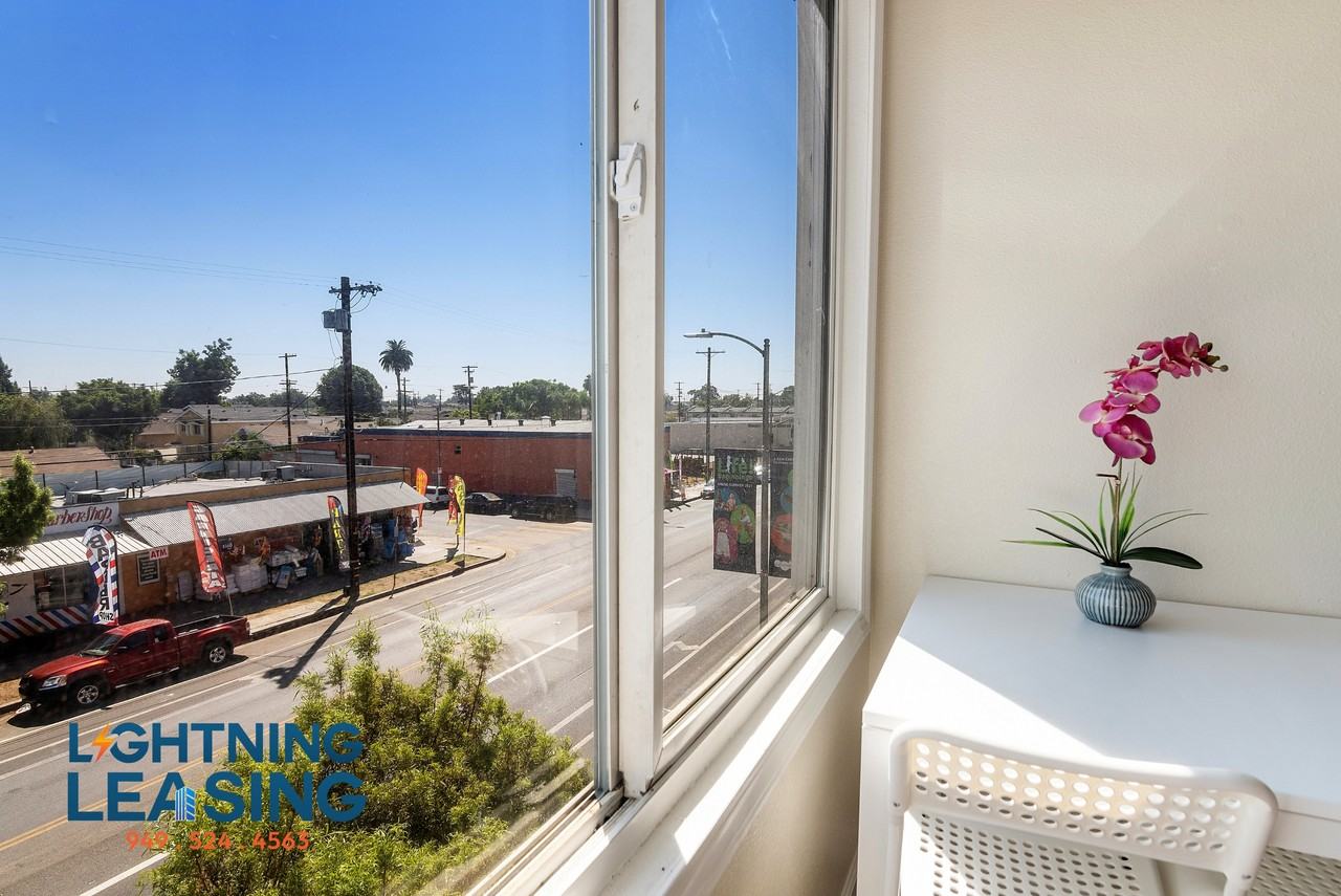 5122 1/2 Avalon Blvd #204D - Photo 3 of 11