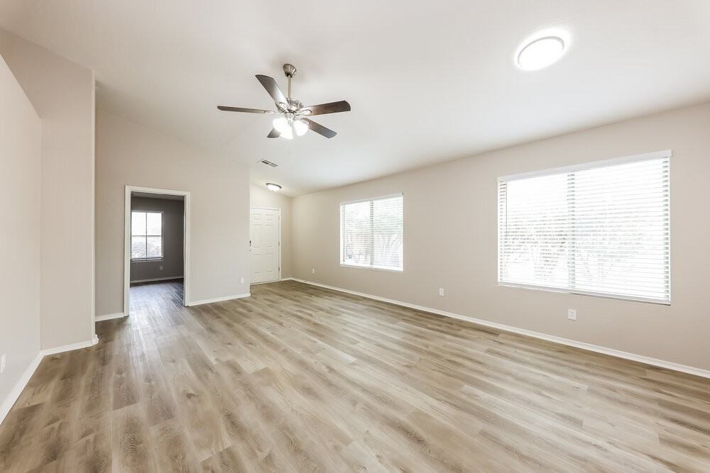 15350 W Lundberg St - Photo 3 of 16