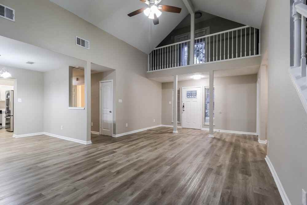 2403 Knollbrook Ln - Photo 5 of 17