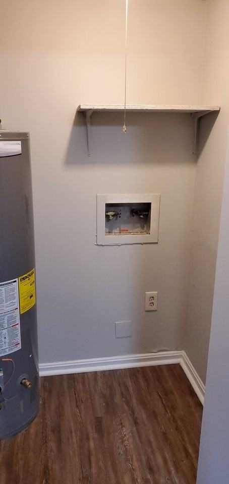 Les Chateaux Apartments - Photo 3 of 50