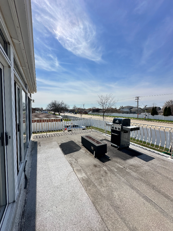 16622 Crescent Ave #2 - Photo 3 of 13