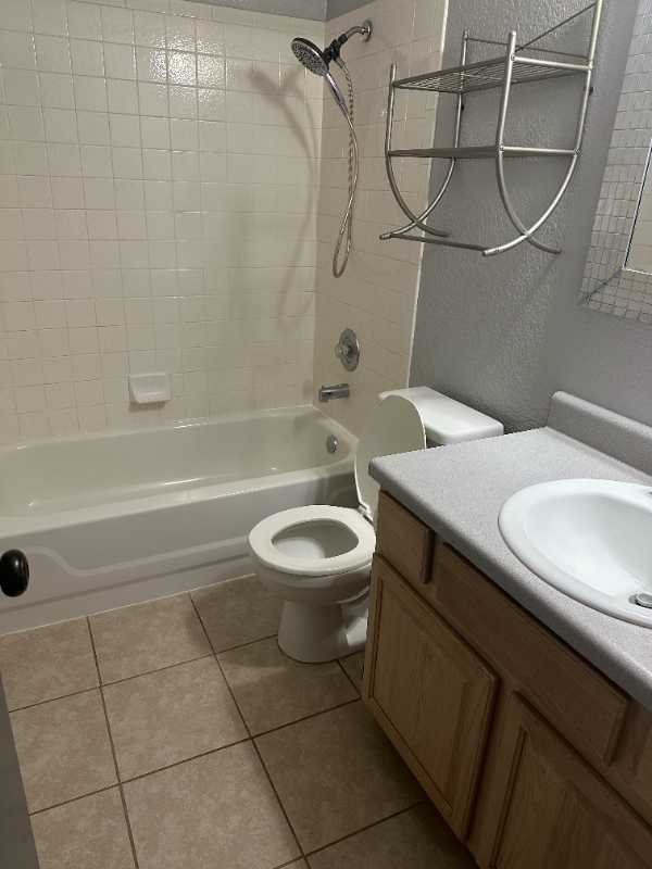 1009 Hughmont Dr - Photo 2 of 8