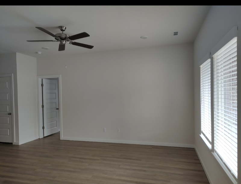 5538 Selah St - Photo 2 of 10