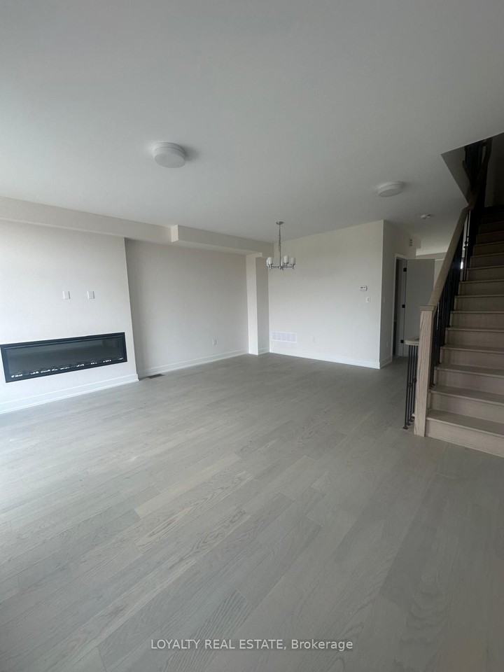 46 MONCLOVA - Photo 2 of 10