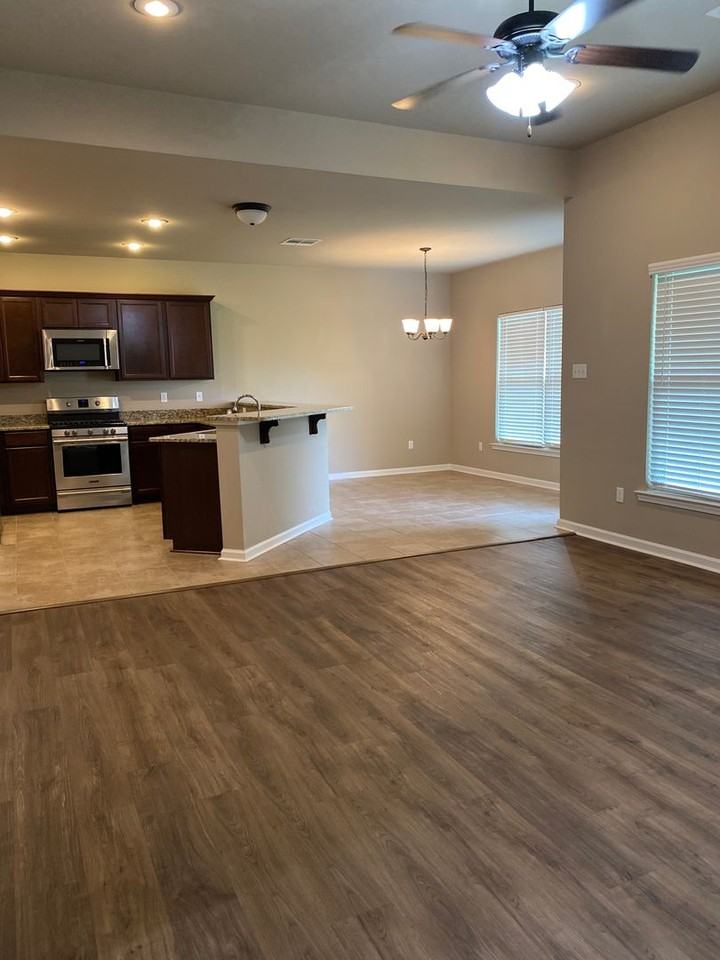 23319 Mango Dr - Photo 2 of 17