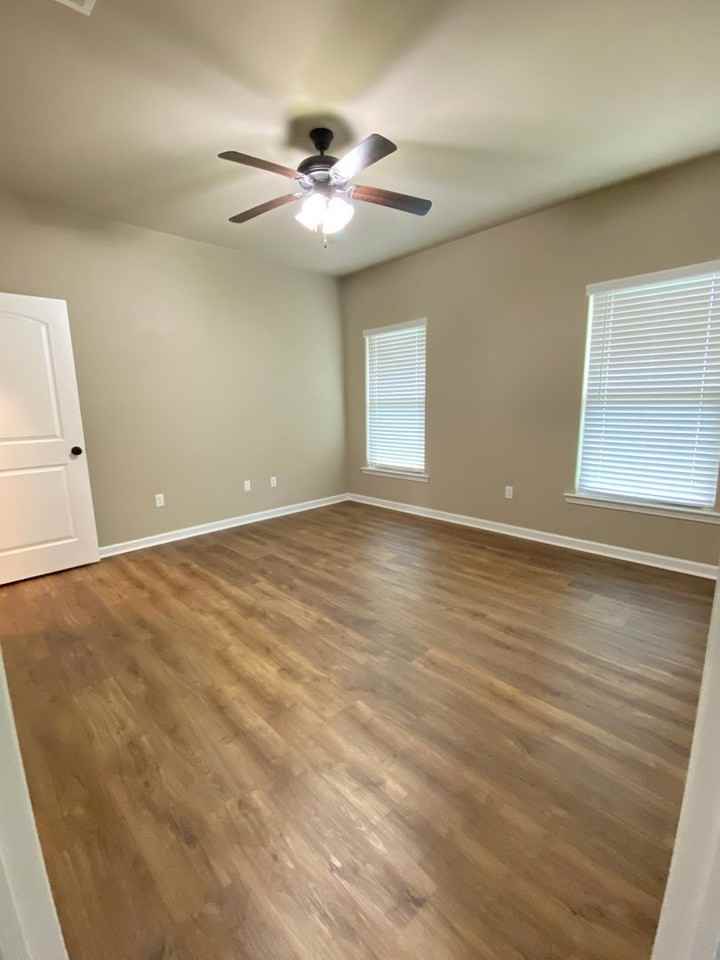 23319 Mango Dr - Photo 3 of 17