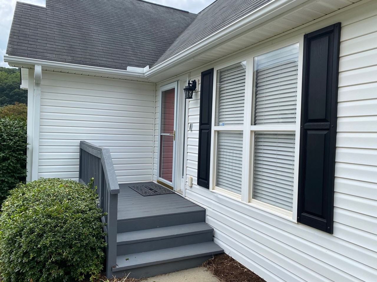 97 Rotunda Cir - Photo 2 of 50