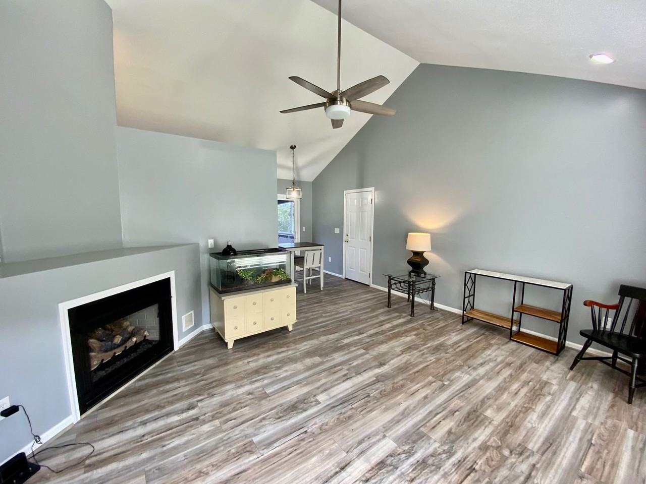 97 Rotunda Cir - Photo 4 of 50