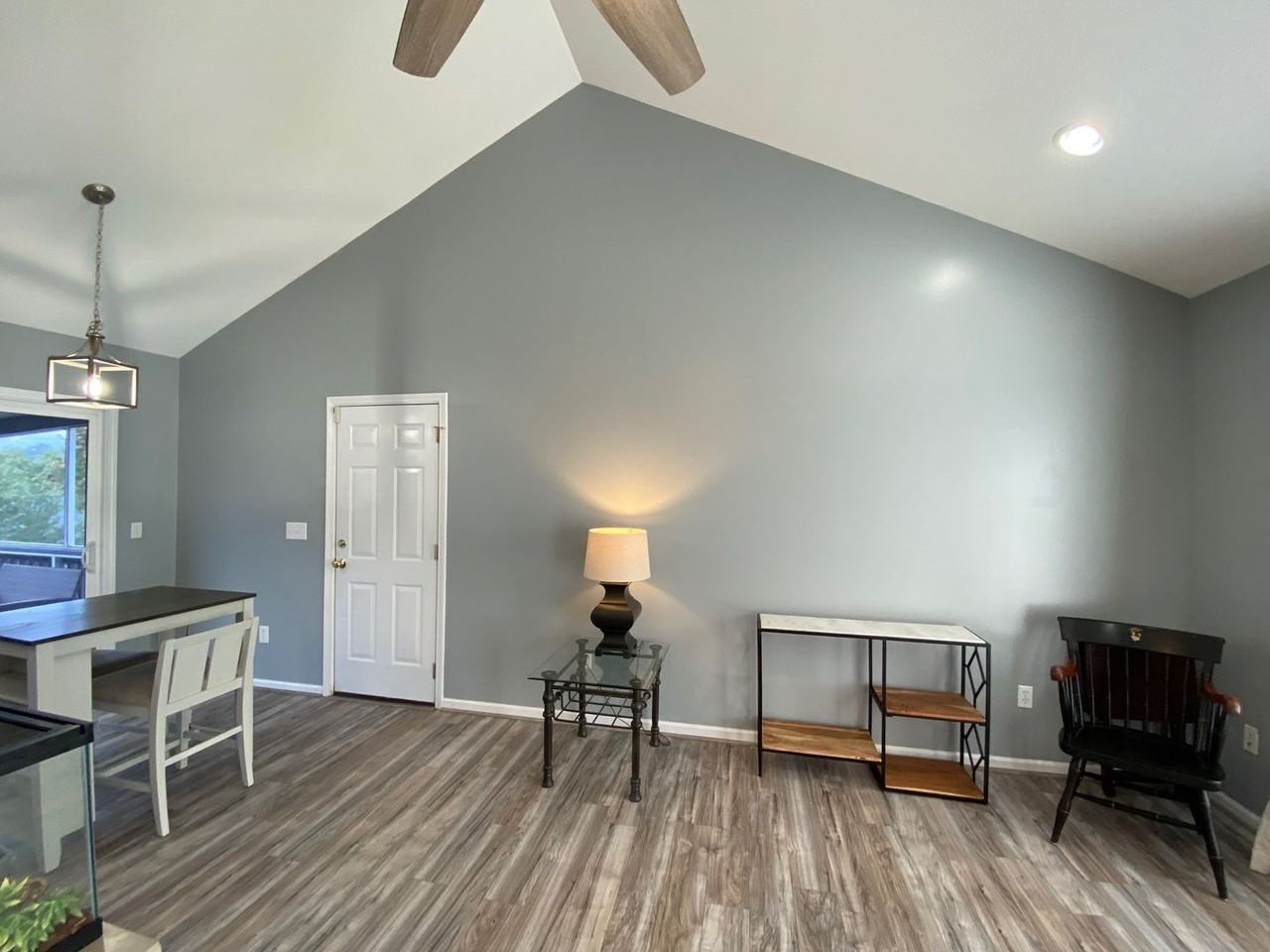 97 Rotunda Cir - Photo 5 of 50