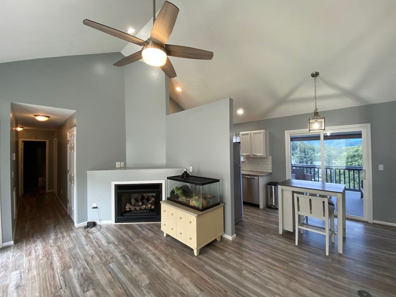 97 Rotunda Cir - Photo 7 of 50