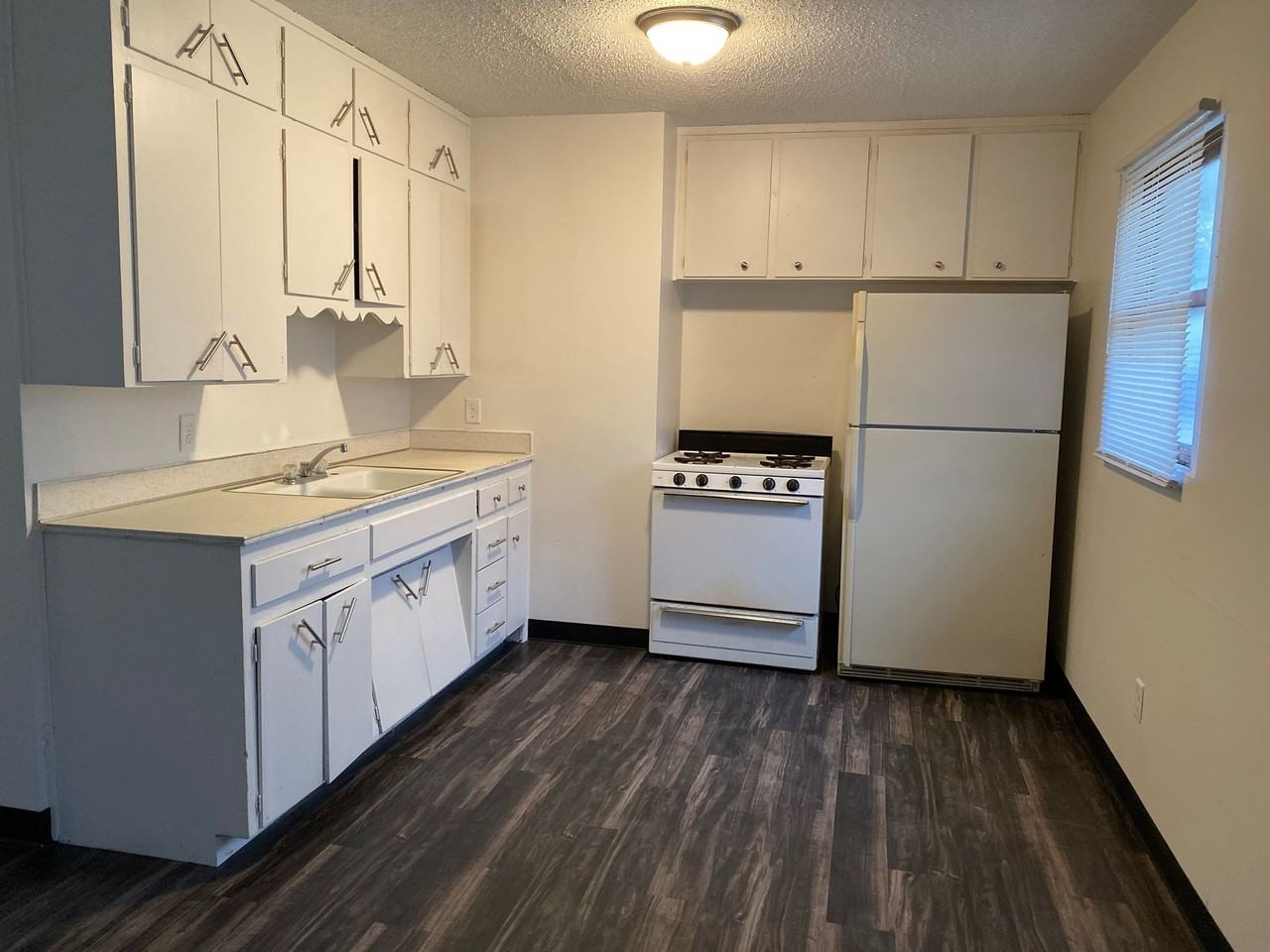 Park Road Apartments - Photo 2 of 5