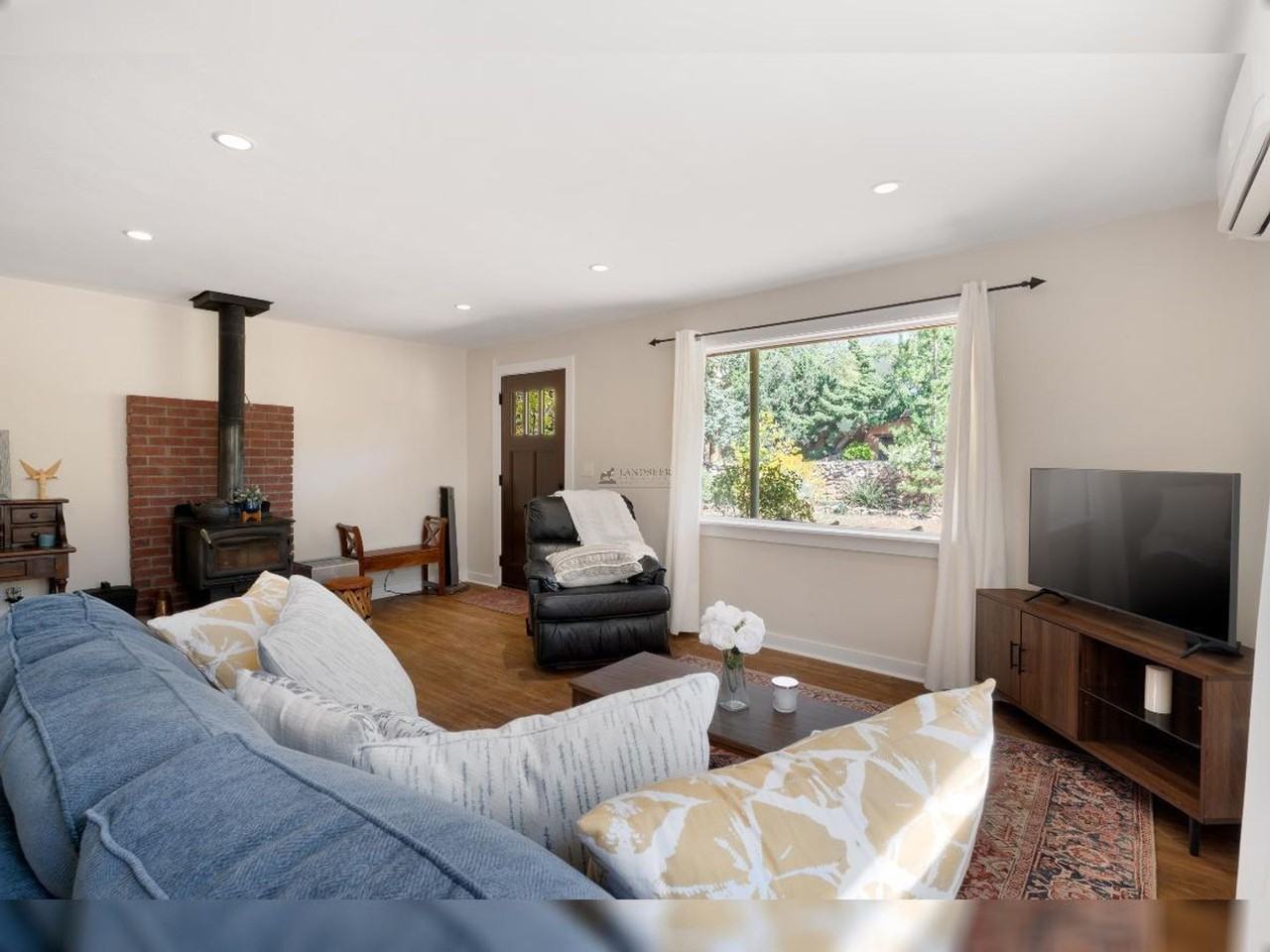 512 Garcia St - Photo 3 of 9