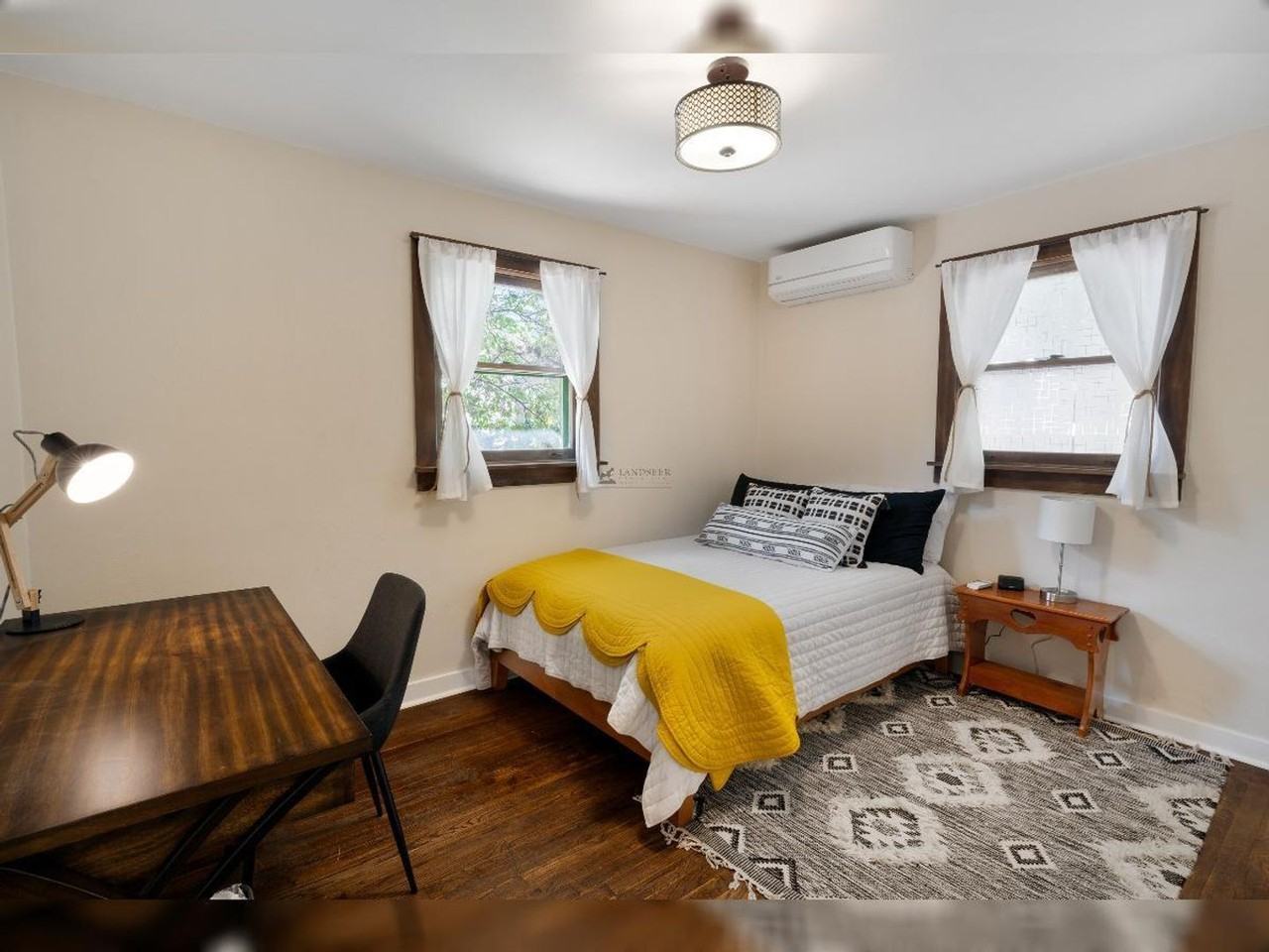 512 Garcia St - Photo 5 of 9