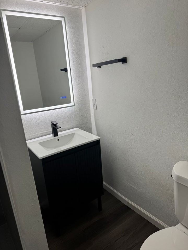 3205 Helms St. - Photo 5 of 18