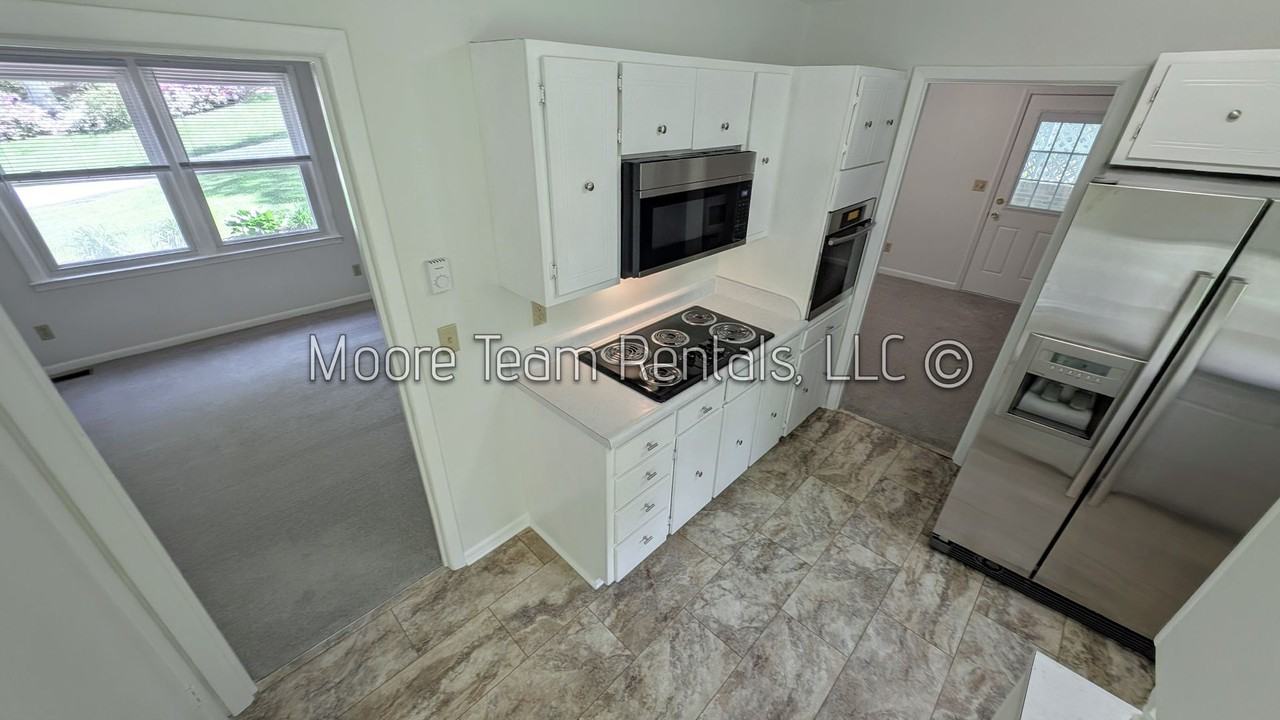 17 Due West Rd - Photo 5 of 36