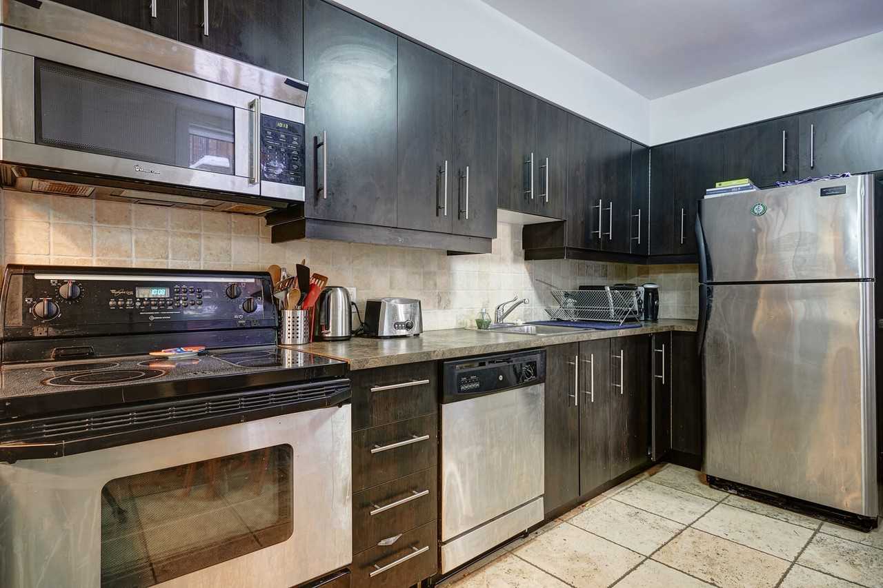 4092 Rue De Bullion - Photo 2 of 11