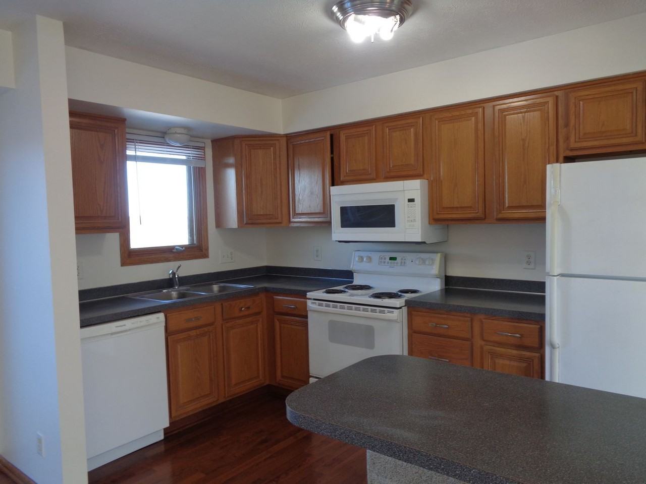 2721 Nw 55th St - Photo 2 of 12