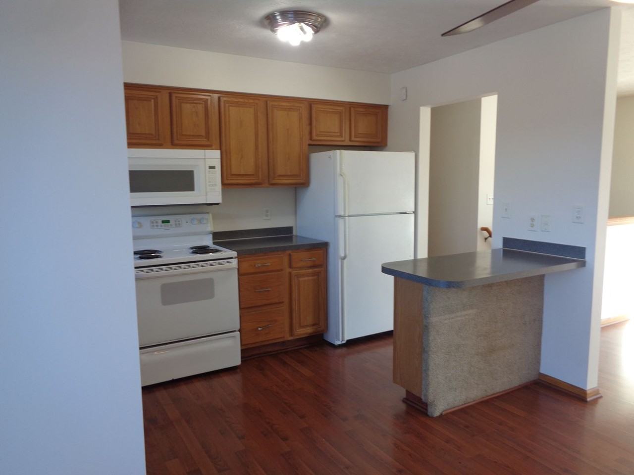 2721 Nw 55th St - Photo 4 of 12