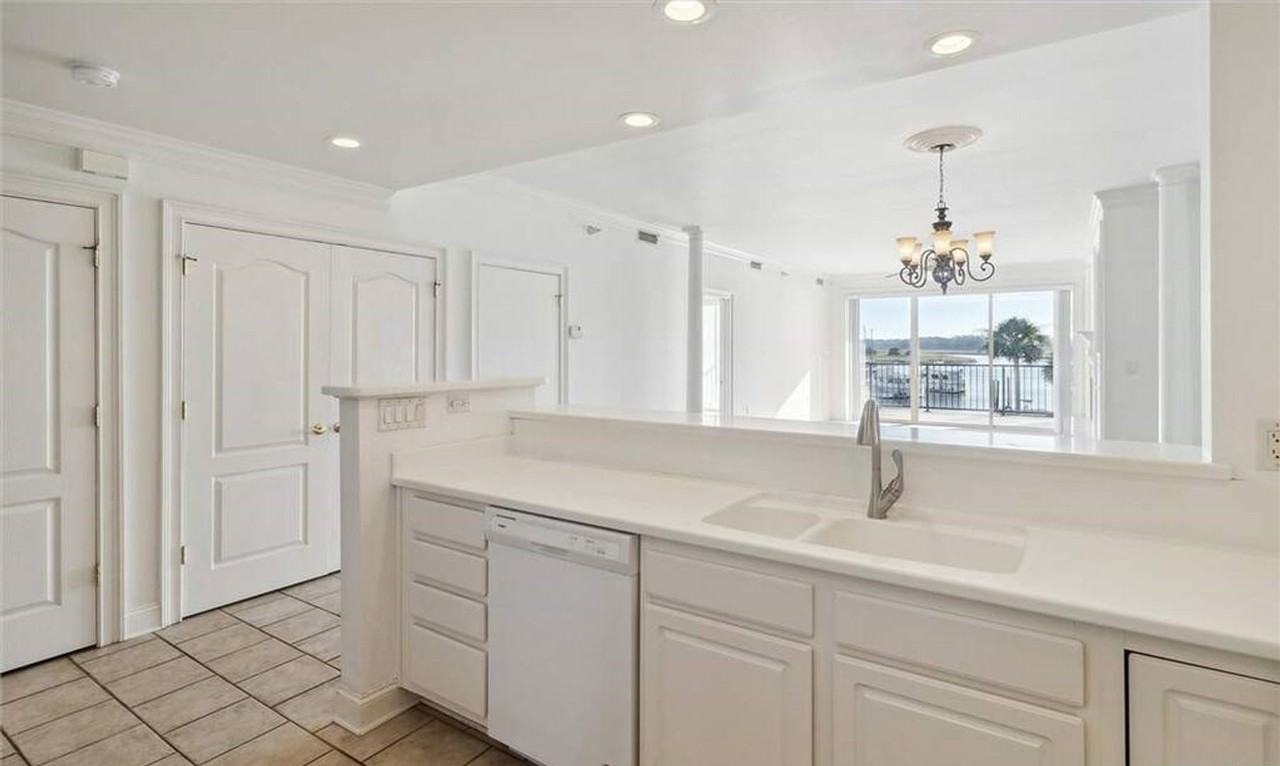 2902 River Dr #A202 - Photo 3 of 16