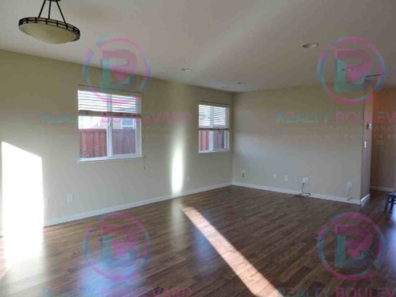 11445 Rivolli Ct - Photo 3 of 17