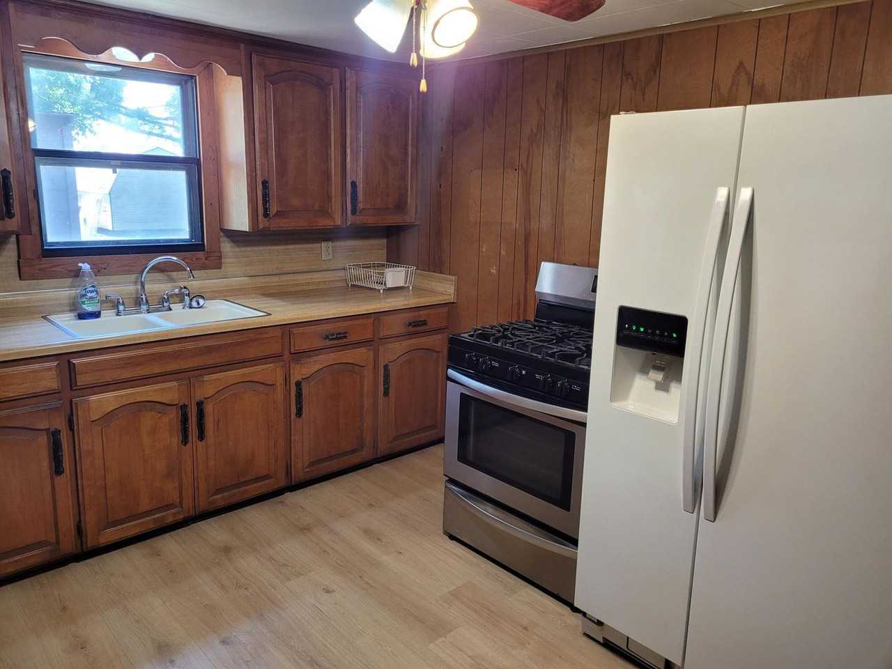 15813 Burrell St - Photo 3 of 13