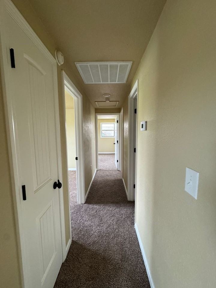 1117 Mulberry Dr - Photo 3 of 6