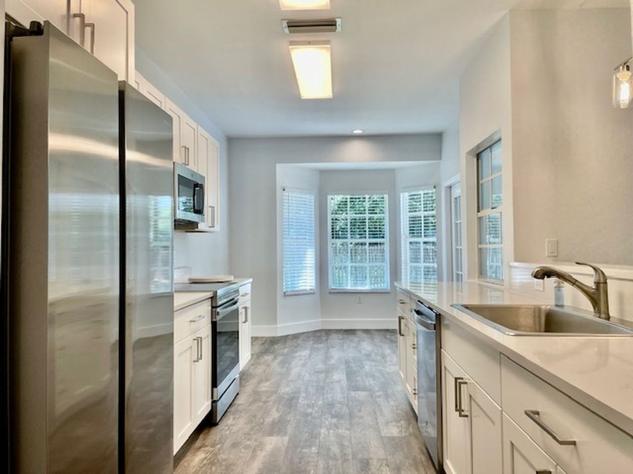 4526 Nw 35th Ter - Photo 3 of 34