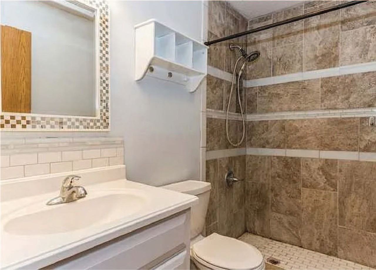 2203 10th St - Photo 3 of 17