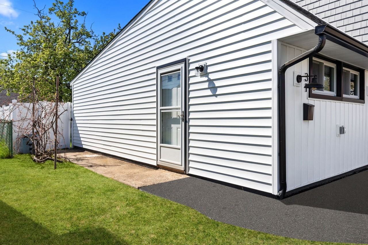 31 Nettletree Ln - Photo 3 of 20