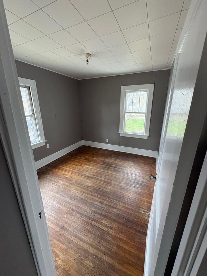 836 Dawson St - Photo 3 of 6