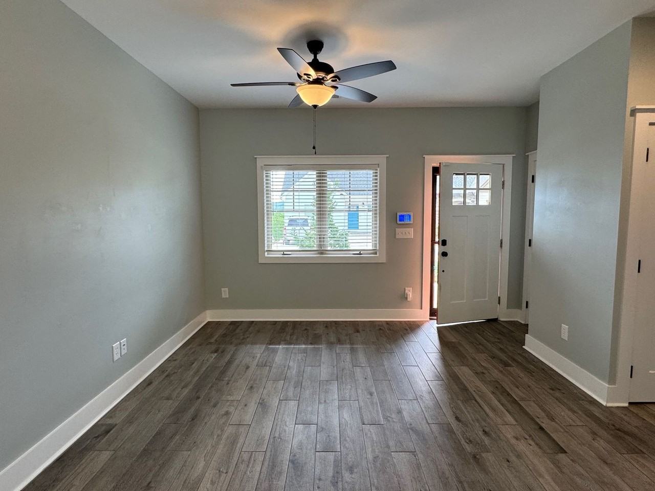 121 Chepstow Pl - Photo 5 of 48