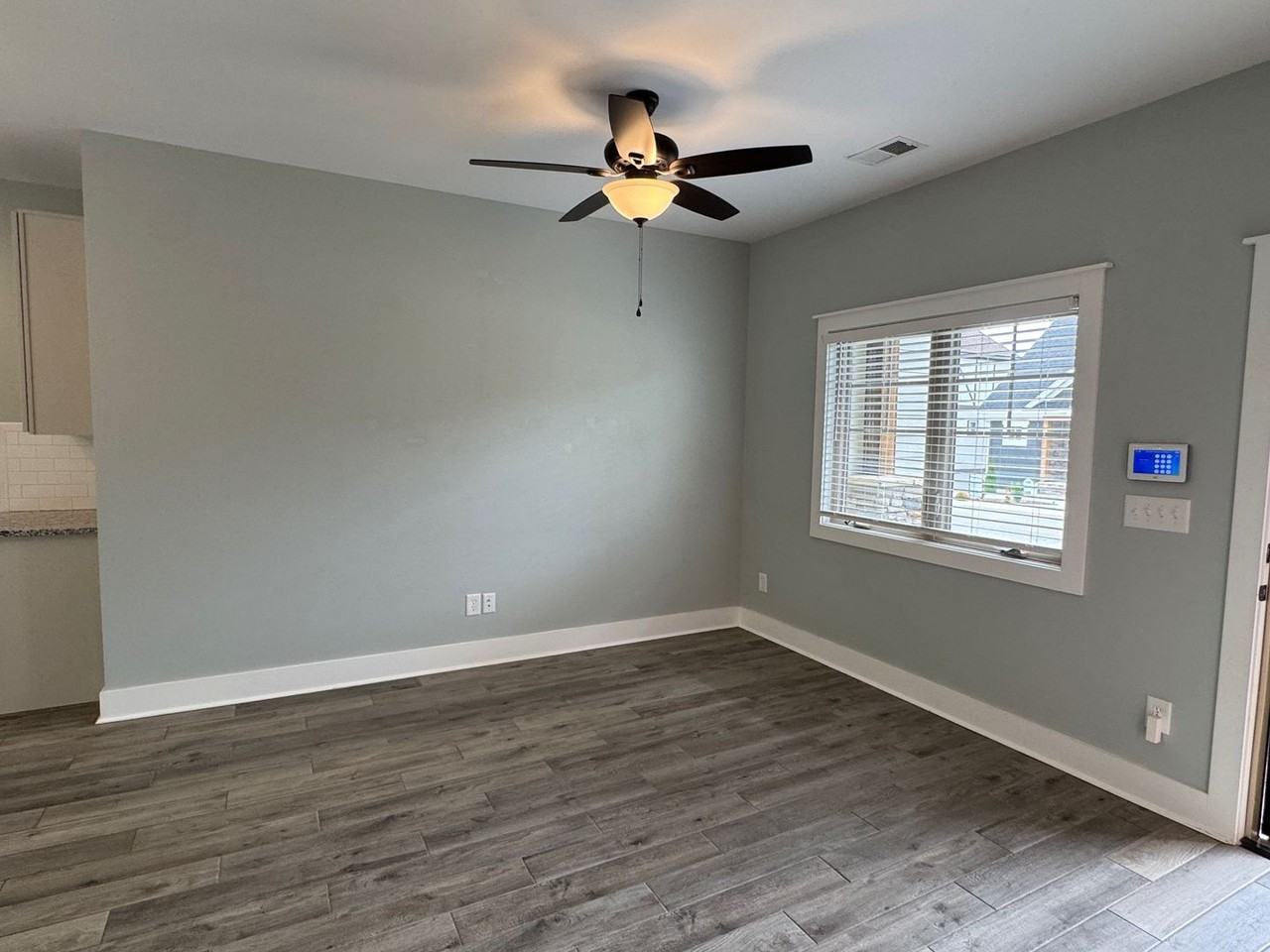 121 Chepstow Pl - Photo 7 of 48