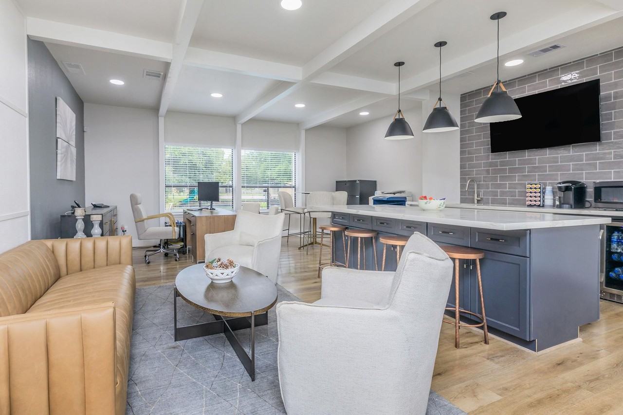 Summers Bend Apartments - Photo 3 of 29