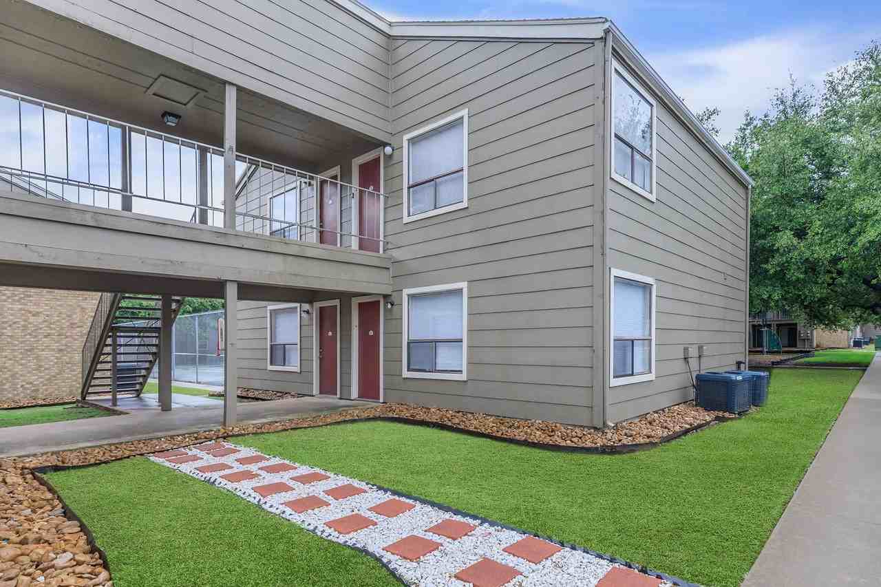 1230 East Walnut - Photo 6 of 25