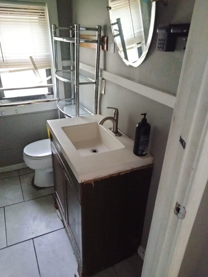 2720 Spring Dr #NA - Photo 2 of 8