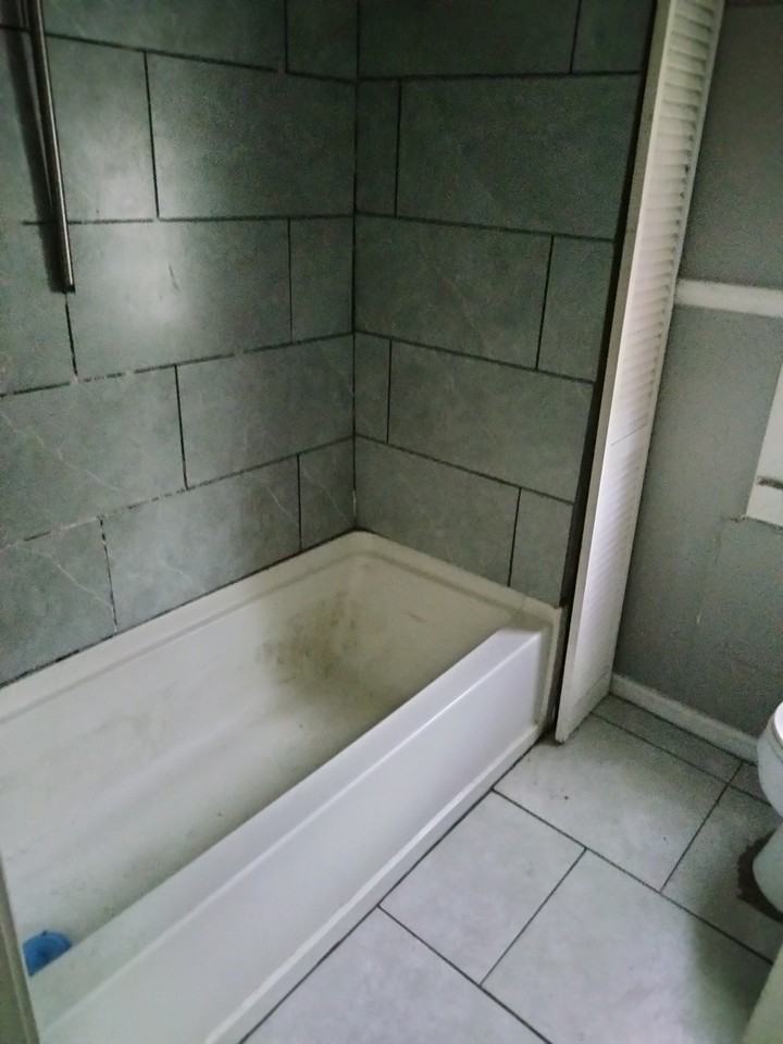 2720 Spring Dr #NA - Photo 3 of 8