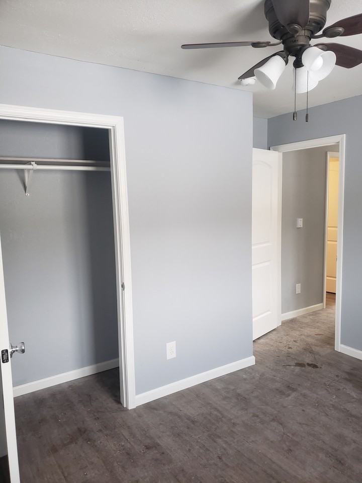 313 E 2nd St #9 - Photo 4 of 8