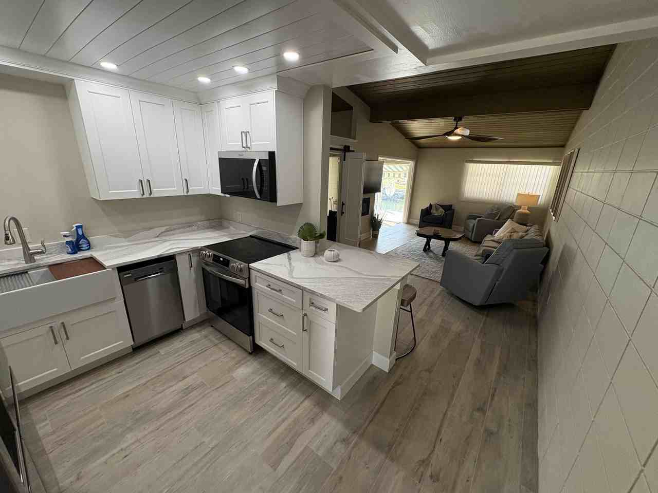 907A Gibbs Rd #907A - Photo 2 of 25