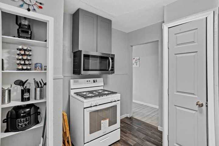 Holman St - Photo 2 of 9