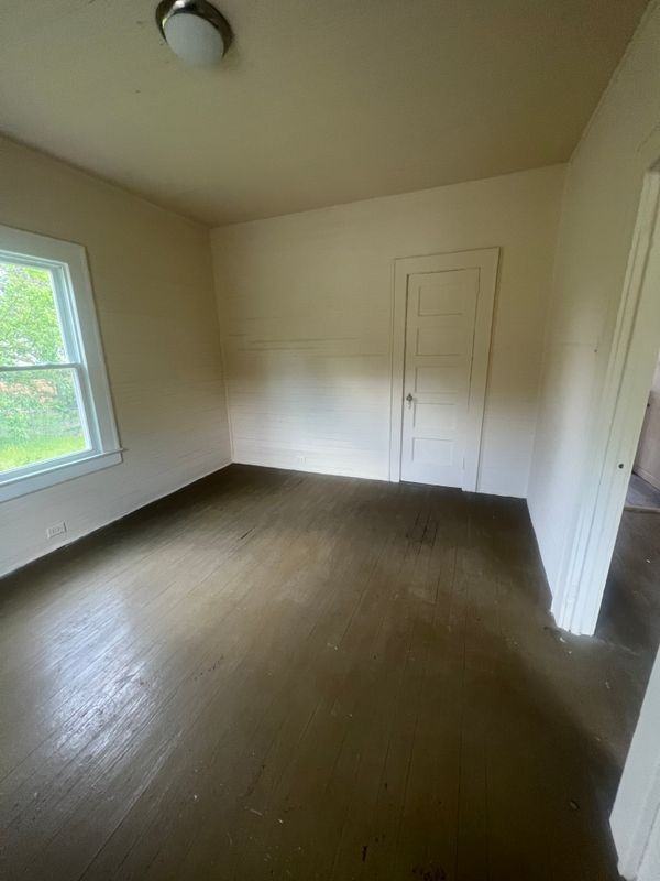 412 Barker Ave - Photo 7 of 10