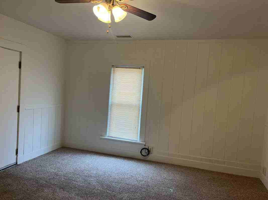 313 Walnut St - Photo 2 of 9