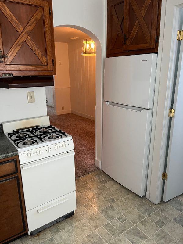 313 Walnut St - Photo 6 of 9