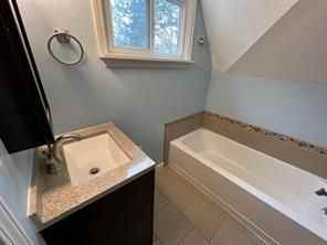 238 Pearl St - Photo 3 of 11