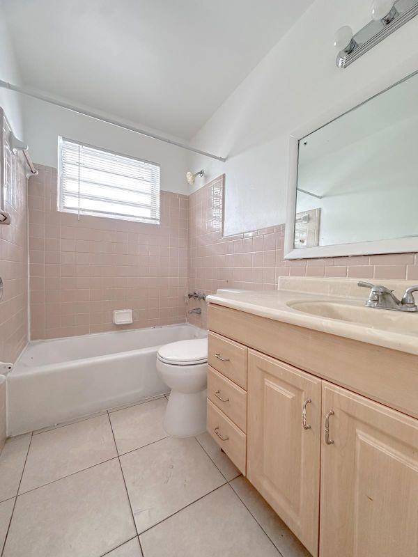 8450 Ne Miami Ct ##16 - Photo 3 of 10