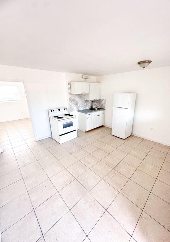 8450 Ne Miami Ct ##16 - Photo 7 of 10